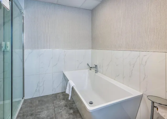Quality Suites
